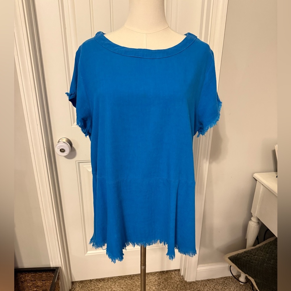 Umgee Vibrant Blue Frayed Hem Top